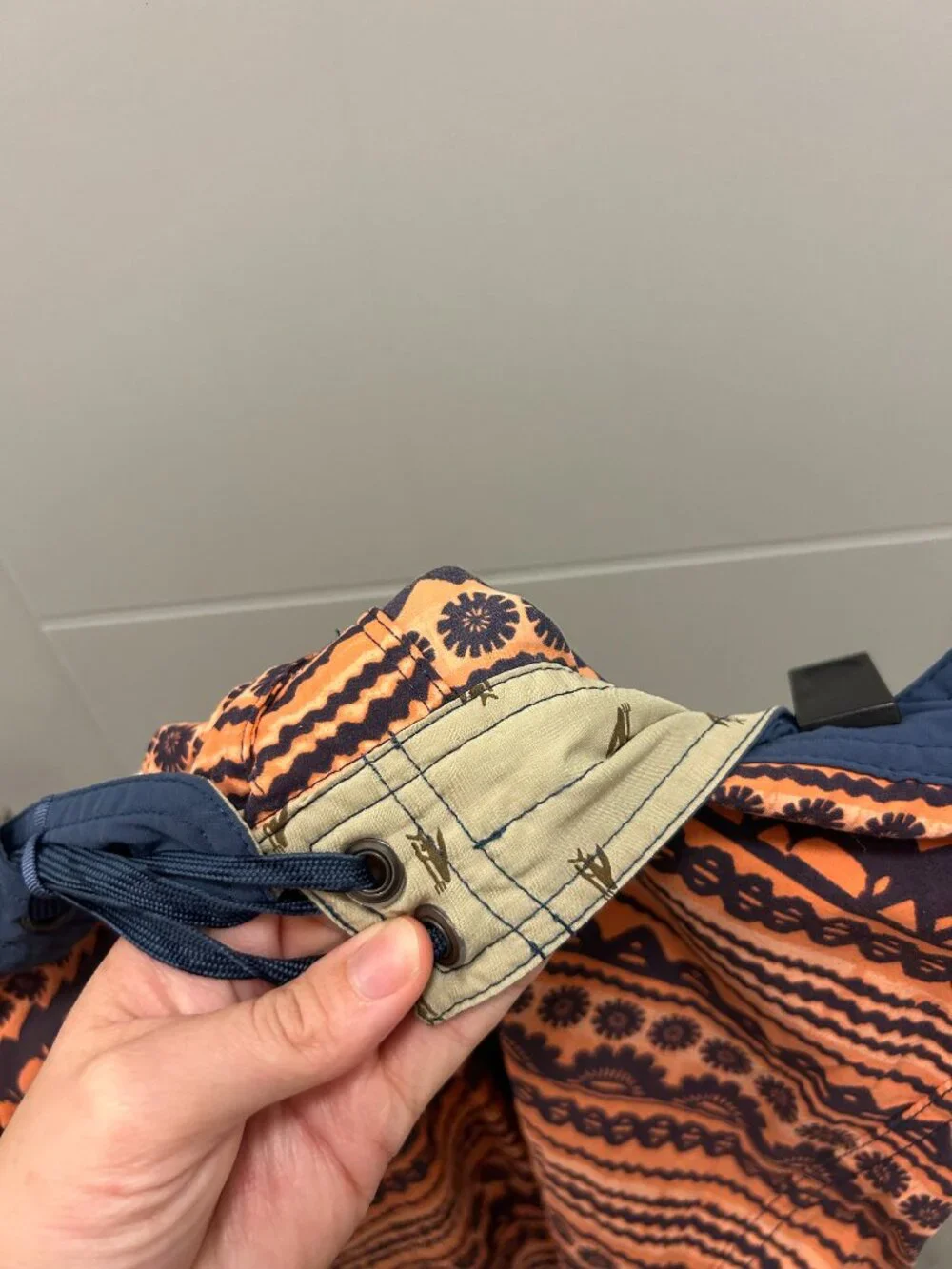 Patagonia Stretch Wavefarer Boardshorts Swim Trunks Mens 30 Orange Tribal Print